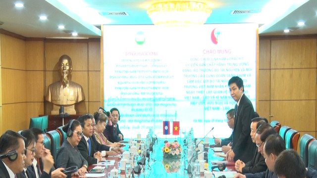 Bộ trưởng Bộ TN&MT Việt Nam hội đàm song phương với Bộ trưởng Bộ TN&MT Lào