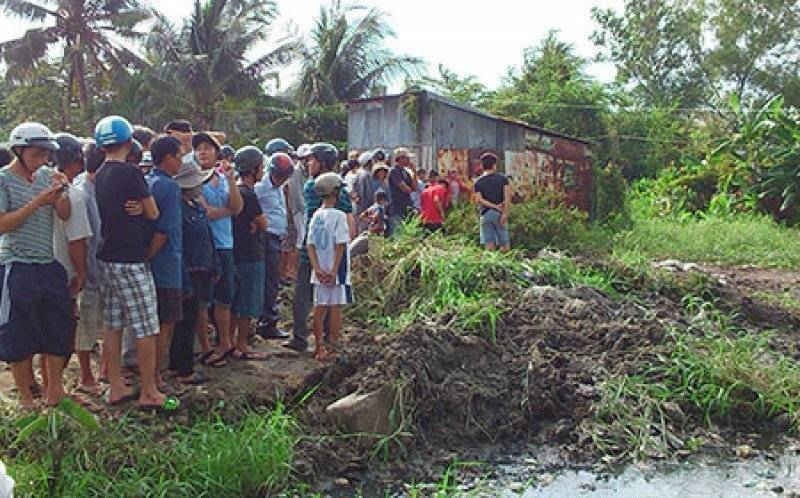 Thanh Hóa: Phát hiện cô gái trẻ chết bất thường dưới ao