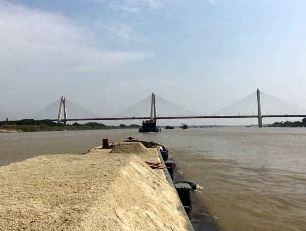 Hà Nội tăng cường kiểm tra, xử lý ''cát tặc'' trên các sông