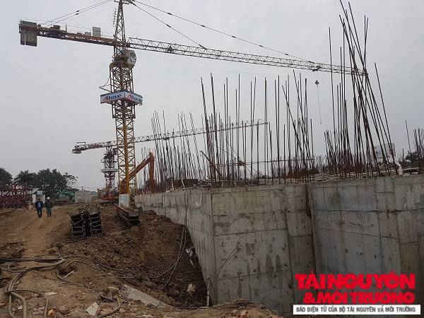 Long Biên - Hà Nội: Dự án Chung cư Ruby City CT3 Phúc Lợi thi công làm sụt lún đường giao thông