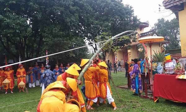 Tái hiện nghi lễ dựng cây nêu ngày Tết tại Đại nội Huế