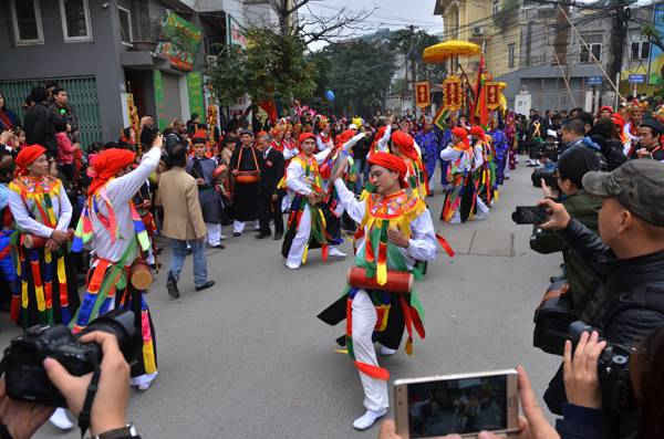 Lễ hội làng Triều Khúc (Hà Nội): Đặc sắc điệu múa “Con đĩ đánh bồng”