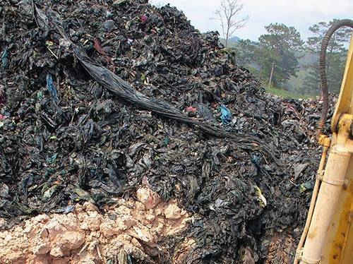 Nhà máy xử lý rác chôn trái phép 40.000 tấn chất thải rắn
