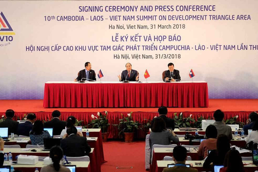 Ba Thủ tướng Việt Nam, Campuchia, Lào chủ trì họp báo quốc tế