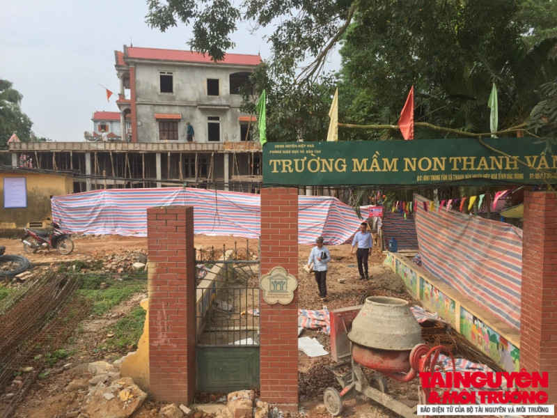 Hiệp Hòa – Bắc Giang: Trường Mầm non đang xây dựng đã bị rạn nứt trần và phải xả sập bê tông