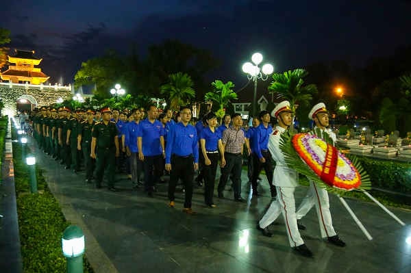 Chương trình nghệ thuật “Giai điệu Tổ Quốc” kỷ niệm 64 năm Chiến thắng Điện Biên Phủ