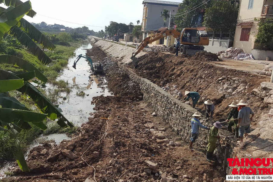 Thanh Trì - Hà Nội: Dự án đường liên xã vừa thi công xong đã hỏng nặng!