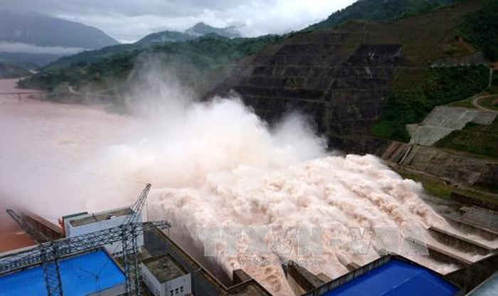 Thủy điện Lai Châu mở 2 cửa đáy xả lũ