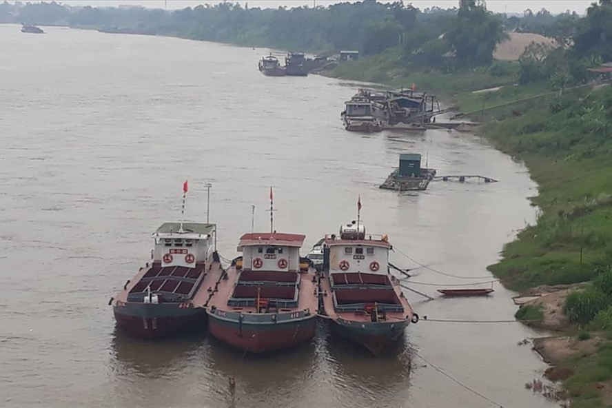 Công an Hà Nội lên tiếng vụ “cát tặc” lộng hành bên bờ sông Hồng