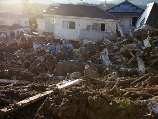 Nhật Bản: Số người chết do lũ lụt tăng lên gần 200 người, hàng ngàn người chống chọi với cơn khát