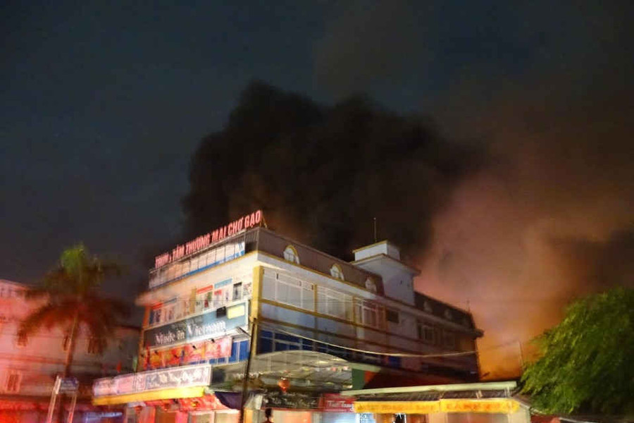 TP Hưng Yên: Cháy lớn tại Công ty CP nhựa Hưng Yên