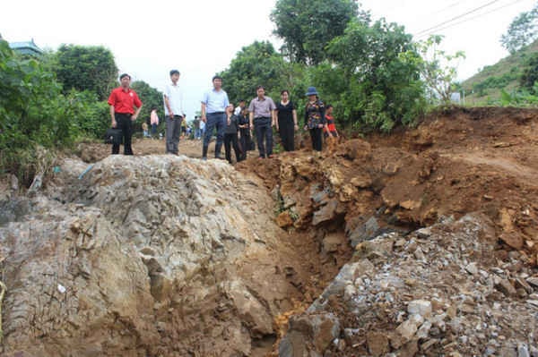 “Giải mã” nguy cơ sạt lở đất đá