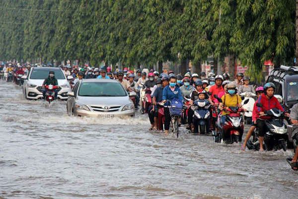 Chống ngập đô thị ở Đồng bằng sông Cửu Long: Không thể luẩn quẩn với chuyện đê bao