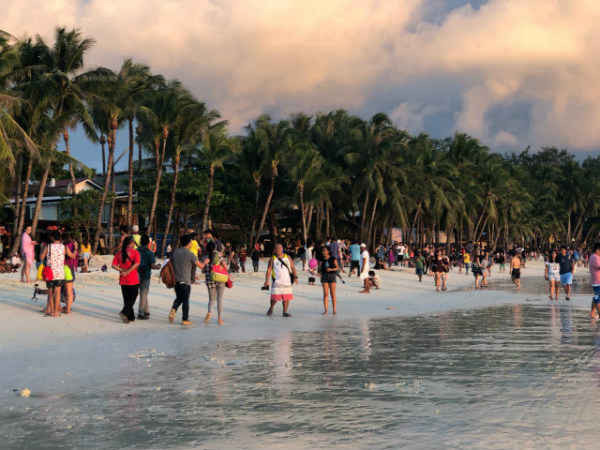 Philippines chào đón du khách đến Boracay sau 6 tháng cải tạo hòn đảo