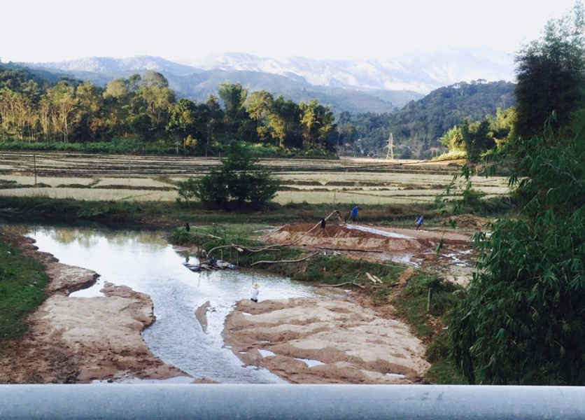 Nà Nhạn - Điện Biên: Ngang nhiên khai thác cát trái phép?