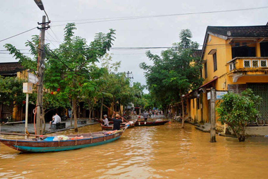 Cả nước mưa dông, từ Thừa Thiên Huế đến Bình Định có nguy cơ ngập úng cục bộ