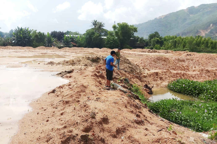 Bình Định: Dân lo lắng ngập úng khi doanh nghiệp đổ đất san nền