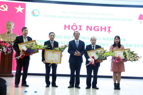 Đại học TN&MT Hà Nội phục vụ đắc lực cho sự nghiệp phát triển ngành tài nguyên và môi trường