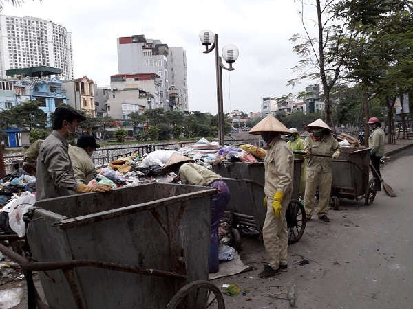 Hà Nội: Dồn sức xử lý rác thải tồn đọng