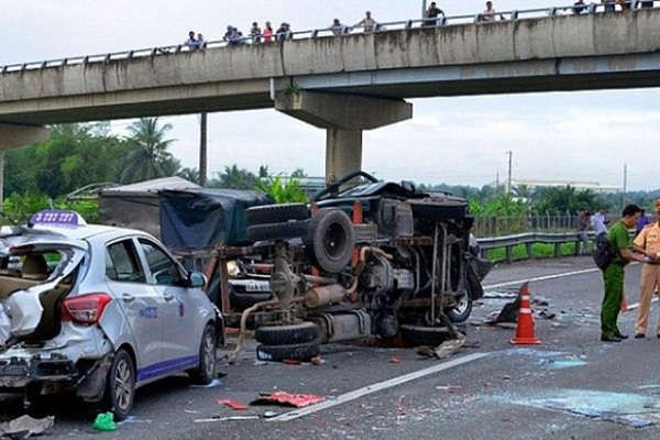 Ngày mùng 1 Tết Kỷ Hợi: 15 người tử vong vì tai nạn giao thông