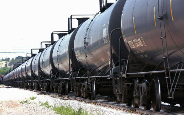 Mỹ ban hành quy tắc mới yêu cầu ứng phó sự cố tràn dầu đường sắt