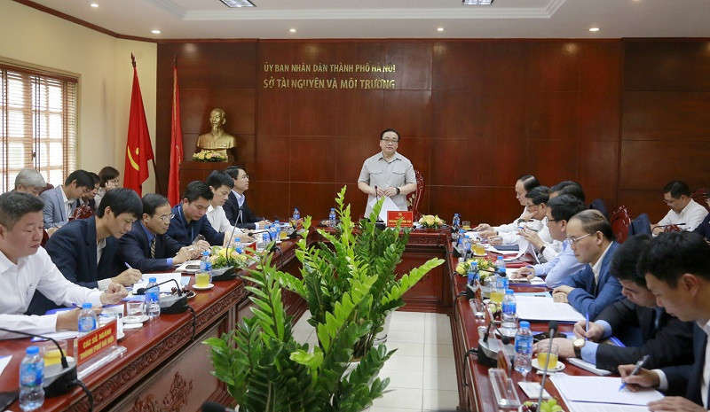 Ủy viên Bộ Chính trị, Bí thư Thành ủy Hoàng Trung Hải làm việc với Sở TN&MT Hà Nội