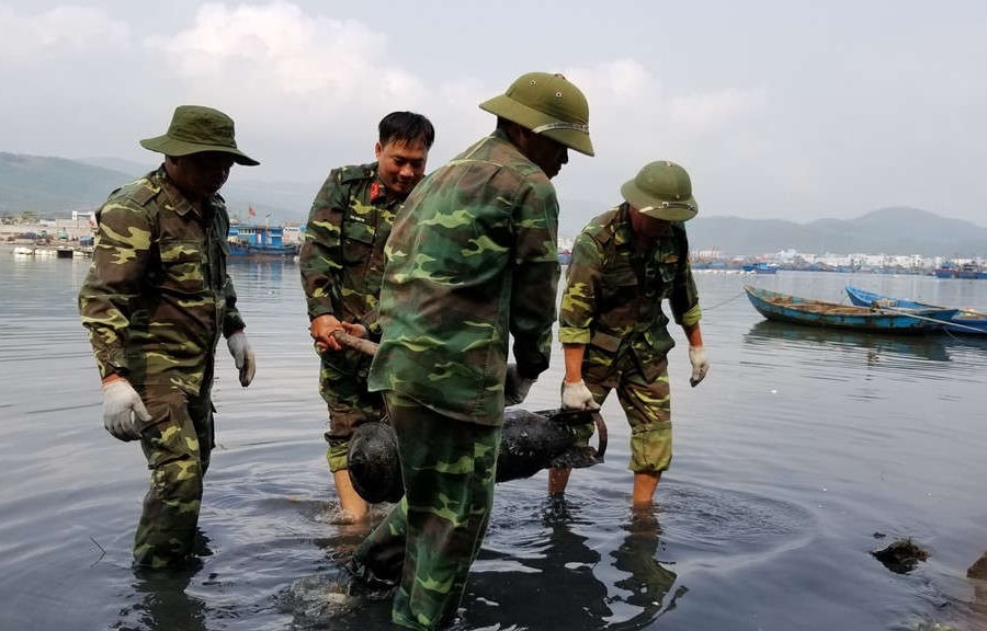 Quảng Ngãi: Phát hiện và xử lý ngư lôi nặng gần 100kg