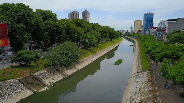 Nước thải đô thị: Cơn lũ ngầm của Hà Nội