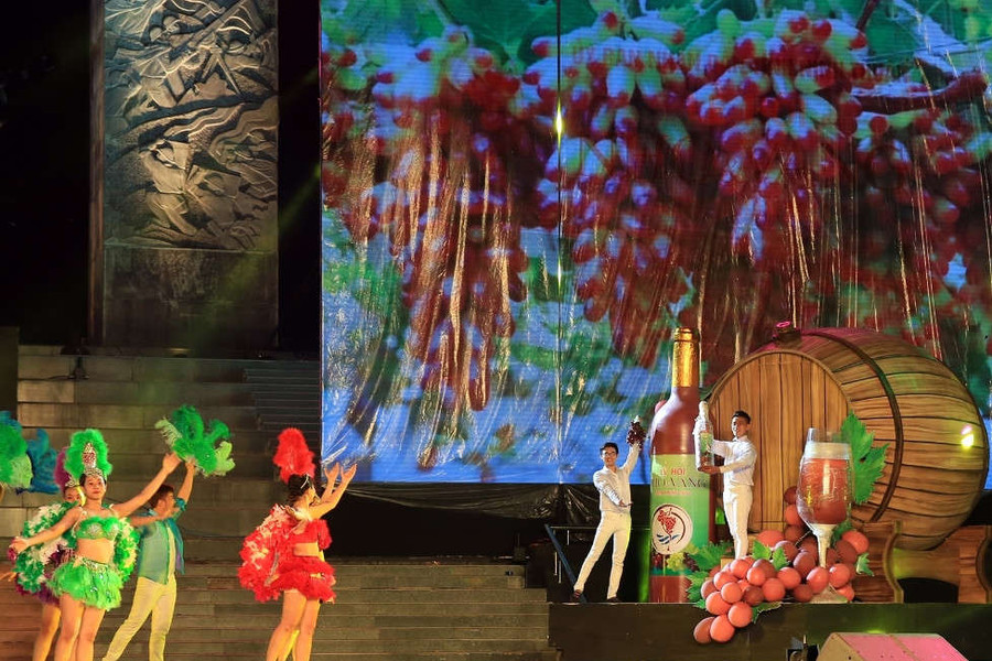 Ninh Thuận hấp dẫn du khách với Lễ hội vang và nho 2019