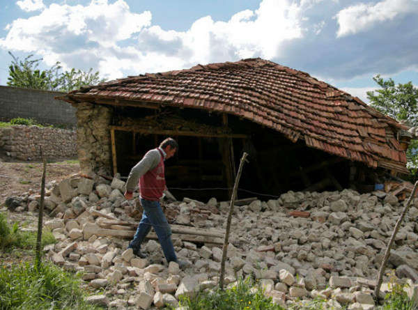 Động đất ở Albania phá huỷ 100 ngôi nhà, 4 người bị thương