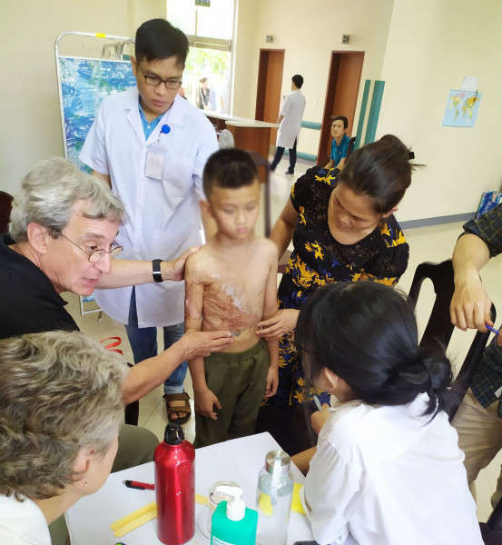 Phẫu thuật cho hơn 200 trẻ em miền Trung - Tây Nguyên bị sứt môi, hở hàm ếch