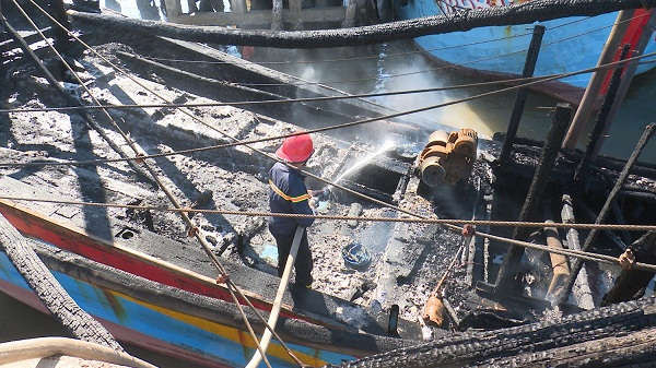 Quảng Bình: Tàu cá bị cháy, ngư dân thiệt hại hơn 2 tỷ đồng