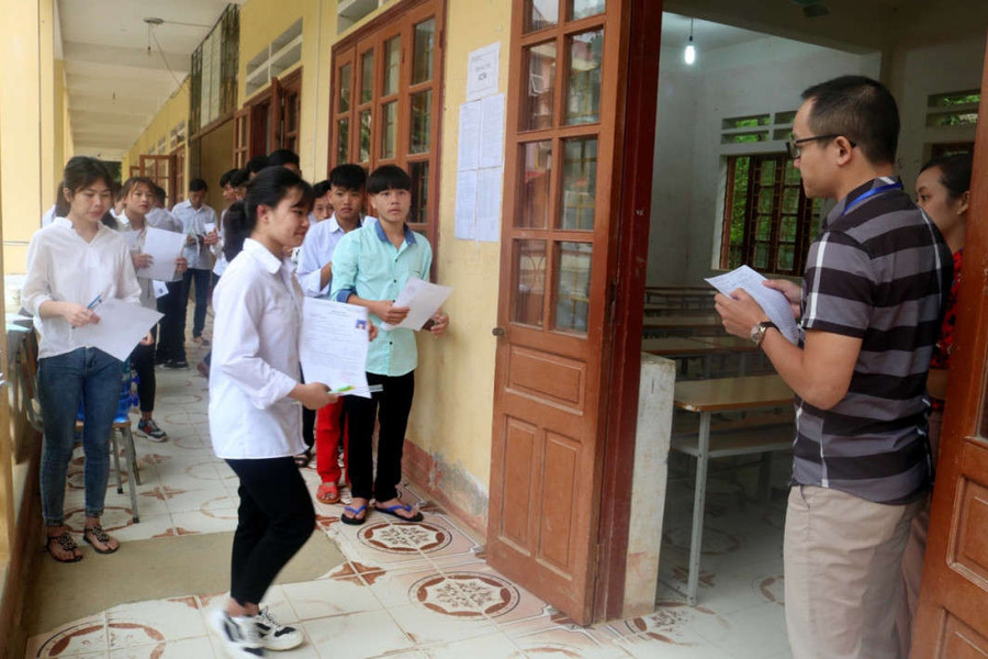 Lào Cai: Hàng trăm thí sinh vùng lũ đi thi an toàn