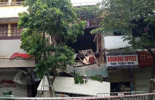 Hà Nội: UBND quận Hoàn Kiếm thông tin về vụ sập tường nhà 2 tầng tại phố Hàng Bông