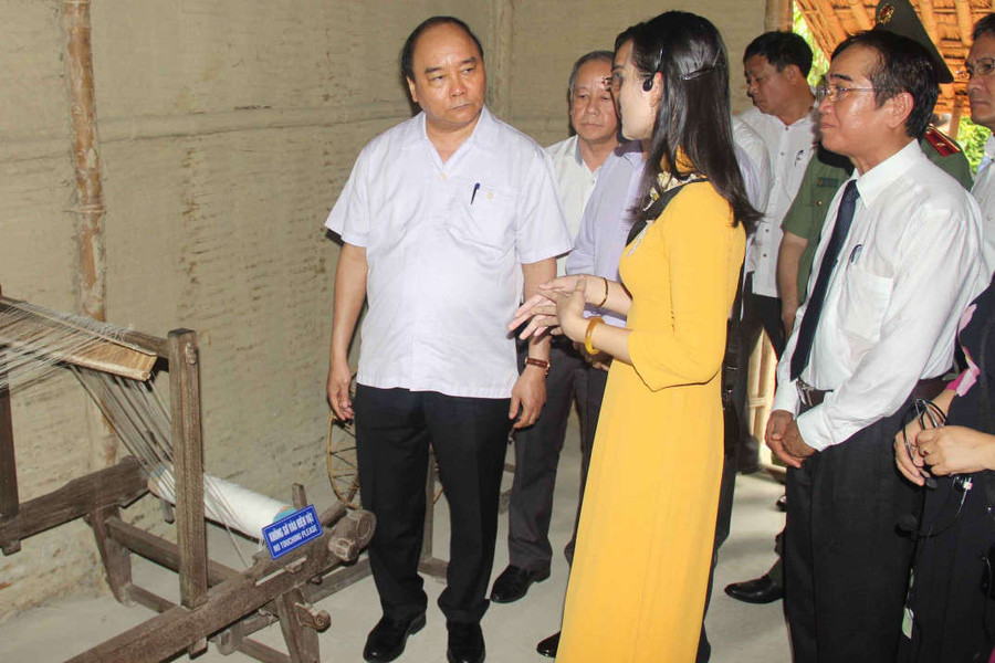 Thủ tướng Nguyễn Xuân Phúc thăm nhà lưu niệm Bác Hồ tại Cố đô Huế