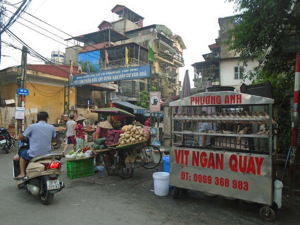 Hoàng Mai – Hà Nội: Người dân mong mỏi chính quyền mạnh tay xử lý chợ cóc