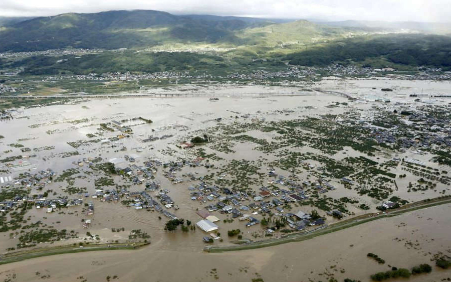 Chịu ảnh hưởng do bão, các công ty Nhật Bản muốn chính phủ tăng khoản chi
