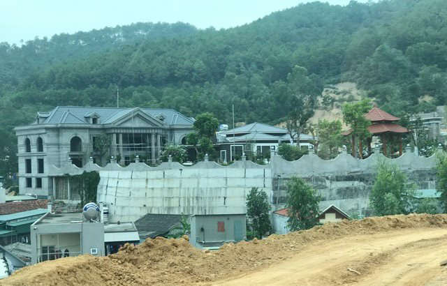  Quảng Ninh: Ngang nhiên bạt đồi, xây biệt thự “khủng” không phép