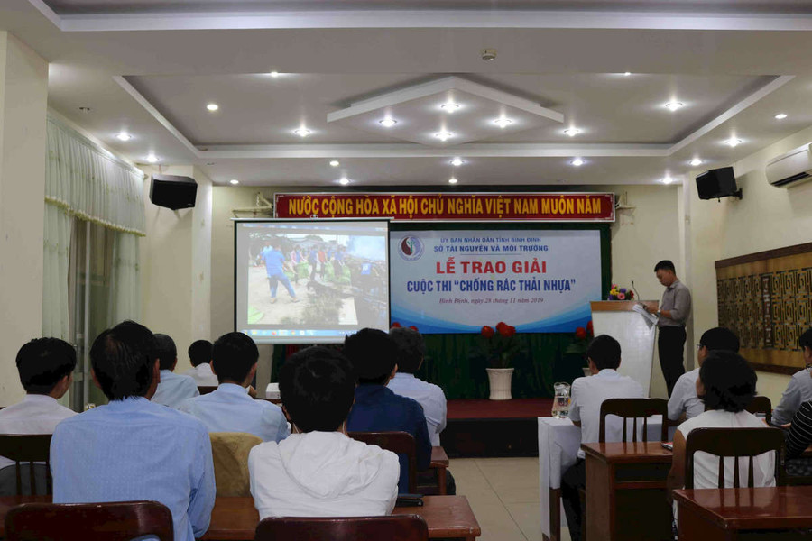 Sở TN&MT Bình Định trao giải Cuộc thi “Chống rác thải nhựa”