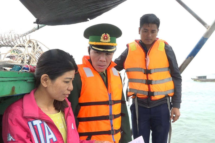 Quảng Ninh: Liên tiếp bắt giữ các tàu khai thác thủy sản trái phép