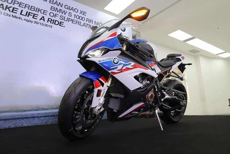 BMW MOTORRAD giới thiệu  S 1000 RR hoàn toàn mới tại Việt Nam