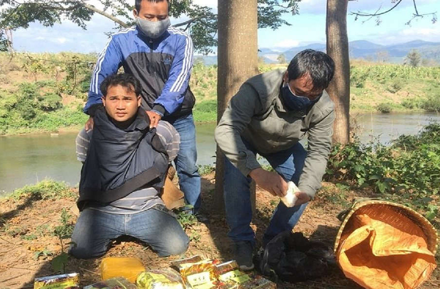 Quảng Trị: Bắt đối tượng vận chuyển 10 kg ma túy đá và 20.000 viên ma túy tổng hợp khu vực biên giới