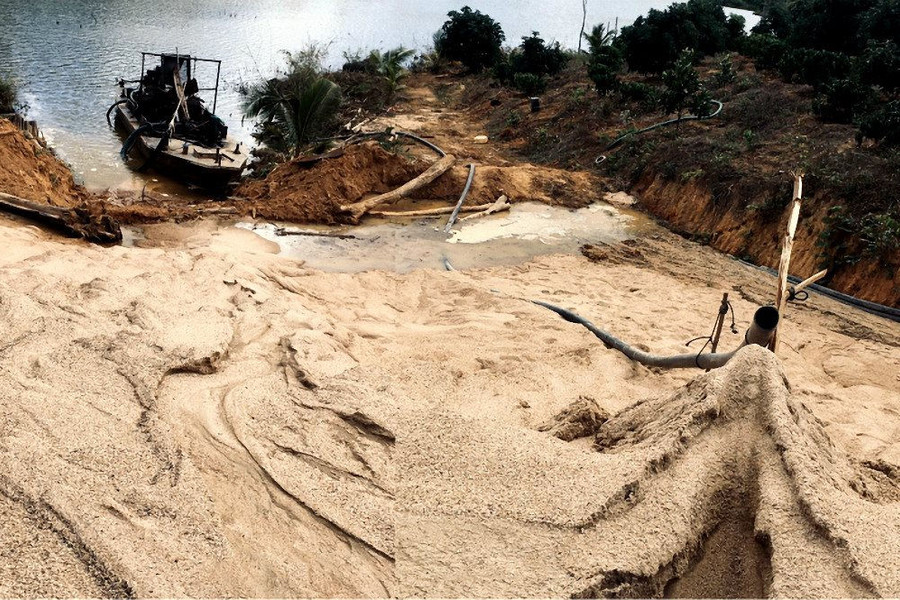 2 ngày phát hiện 3 vụ khai thác cát trái phép trên 1 dòng sông