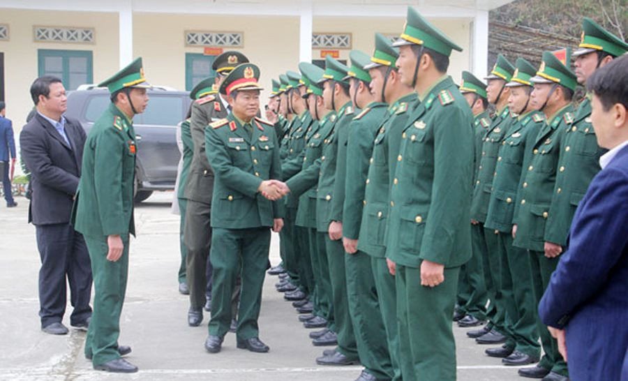 Đại tướng Đỗ Bá Tỵ mang Tết đến sớm với quân dân vùng cao Lào Cai