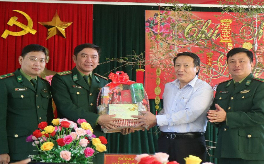 Thăm, chúc tết các đồn biên phòng, huyện biên giới tại Quảng Trị