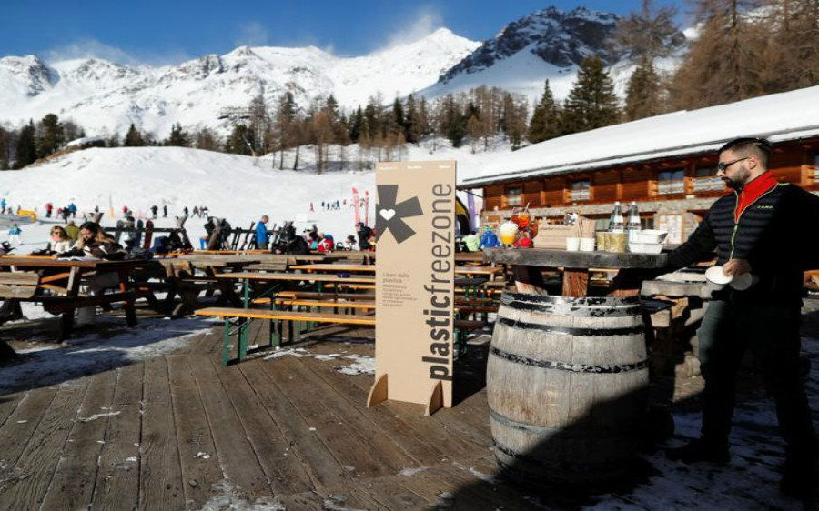 Italy cấm nhựa tại một khu nghỉ dưỡng trượt tuyết