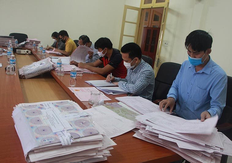 Quảng Yên (Quảng Ninh): Hủy hơn 4.500 phôi giấy chứng nhận quyền sử dụng đất