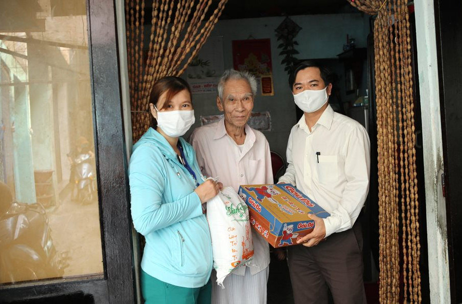 Đà Nẵng: Hỗ trợ người nghèo vượt qua khó khăn bởi dịch bệnh COVID-19