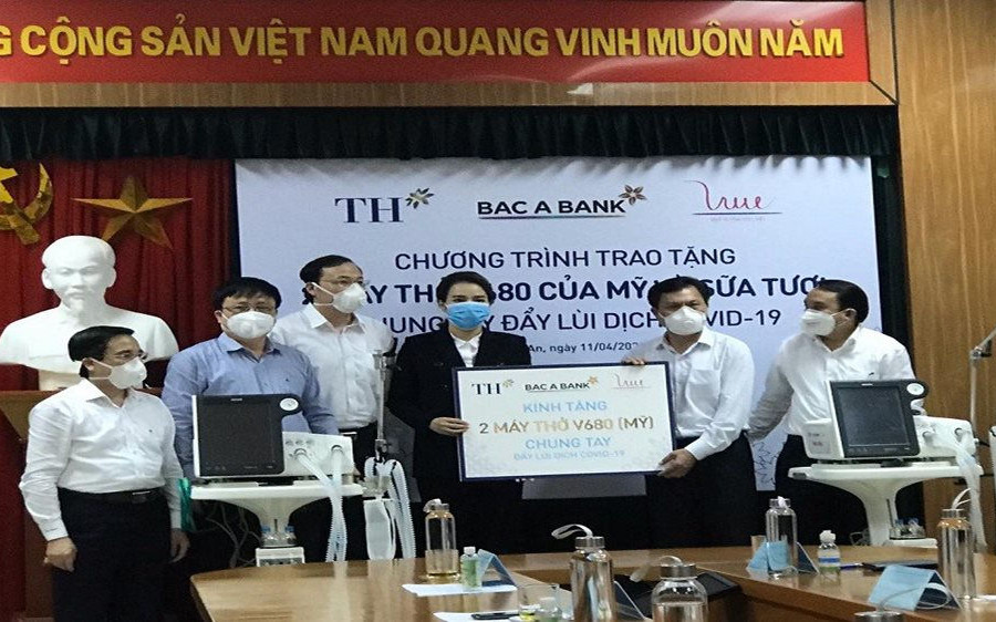 Doanh nghiệp tặng máy thở cho bệnh viện tại Nghệ An, chung tay đẩy lùi Covid-19