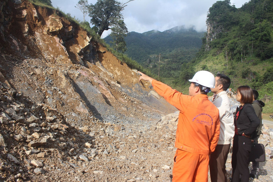 Tủa Chùa (Điện Biên): Quản lý chặt khai thác đá xây dựng
